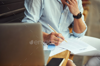 Focused photo on freelancer being on online meeting stock photo NULLED